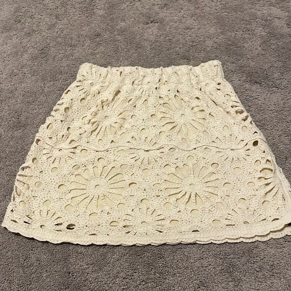 Crochet Skirt with lining underneath - Picture 1 of 2